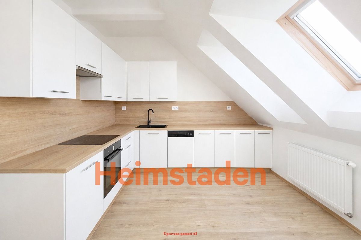Pronájem bytu 2+kk 49 m² – fotografie 2