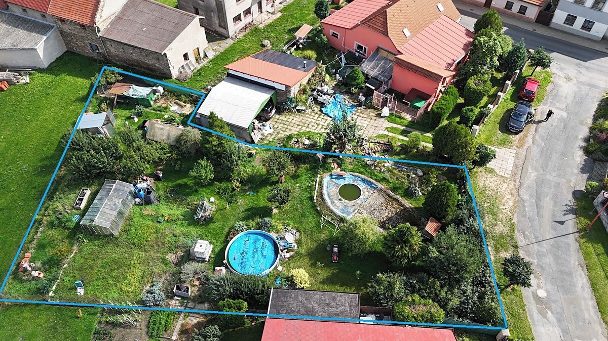 Prodej stavebního pozemku 870 m² – fotografie 3