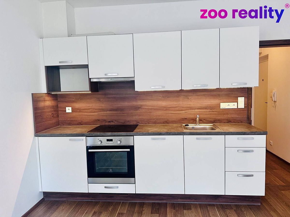 Pronájem bytu 1+kk 35 m² – fotografie 3