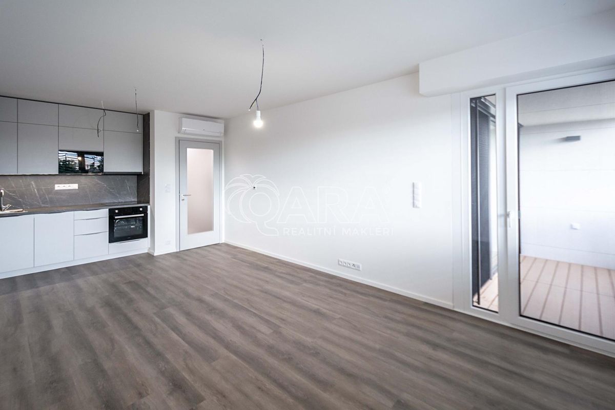 Pronájem bytu 2+kk 52 m² – fotografie 3