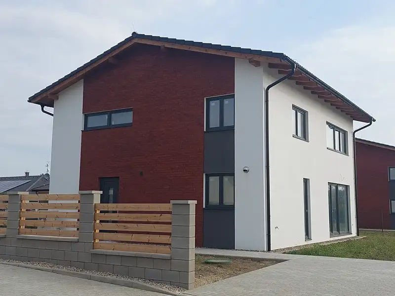 Prodej rodinného domu 184 m², pozemek 677 m², Kostelec nad Labem – náhled fotky 2