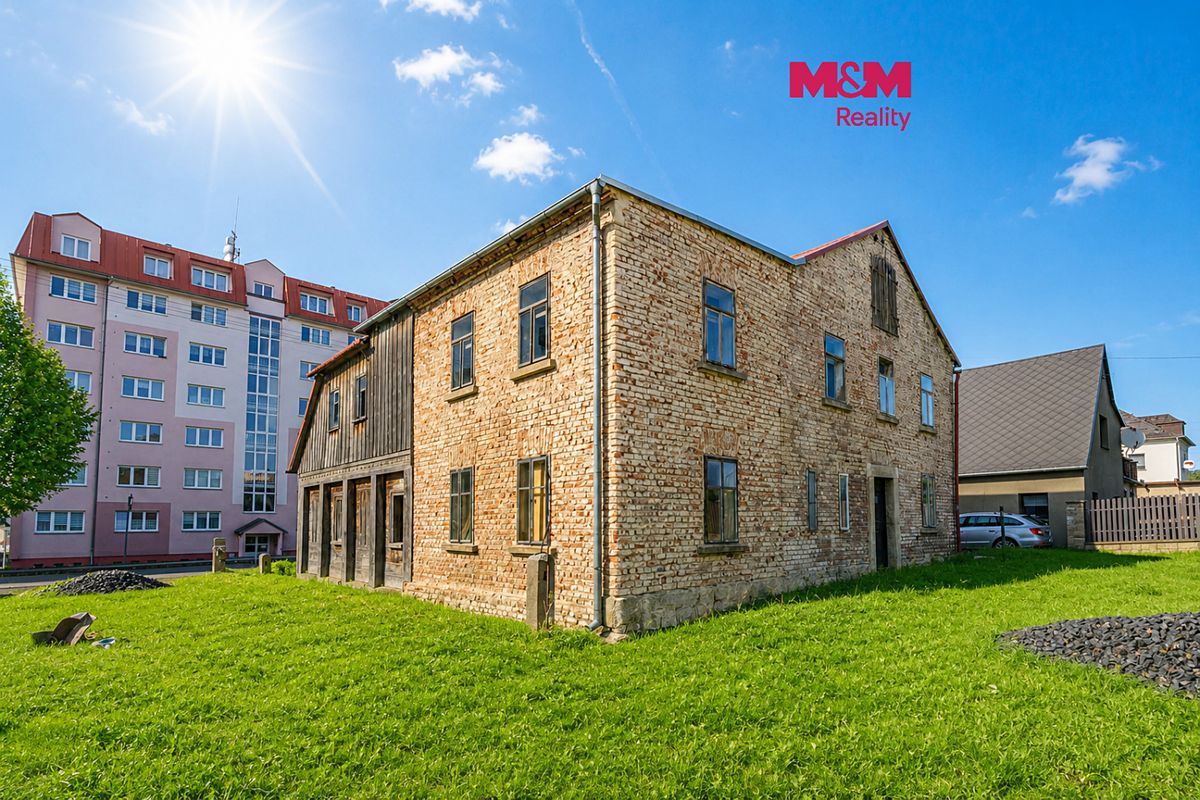 Prodej rodinného domu 200 m², pozemek 1221 m²