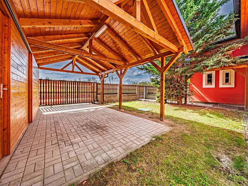 Prodej rodinného domu 212 m², pozemek 475 m², Chocerady – náhled fotky 2