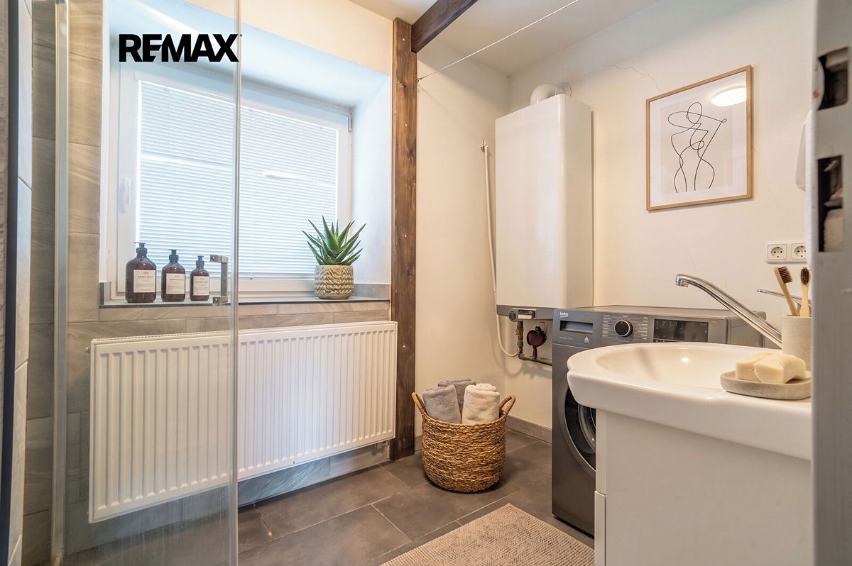 Prodej rodinného domu 193 m², pozemek 748 m² – fotografie 5