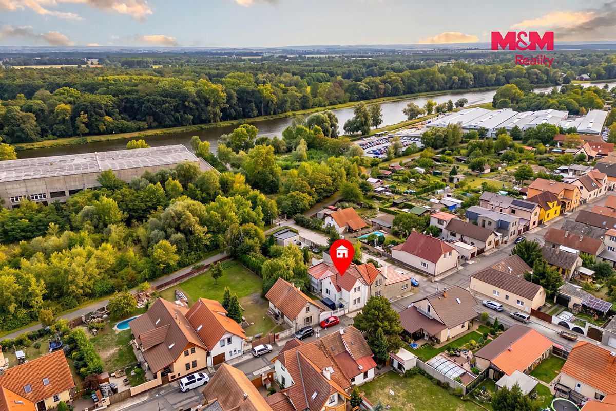 Prodej rodinného domu 135 m², pozemek 584 m² – fotografie 3