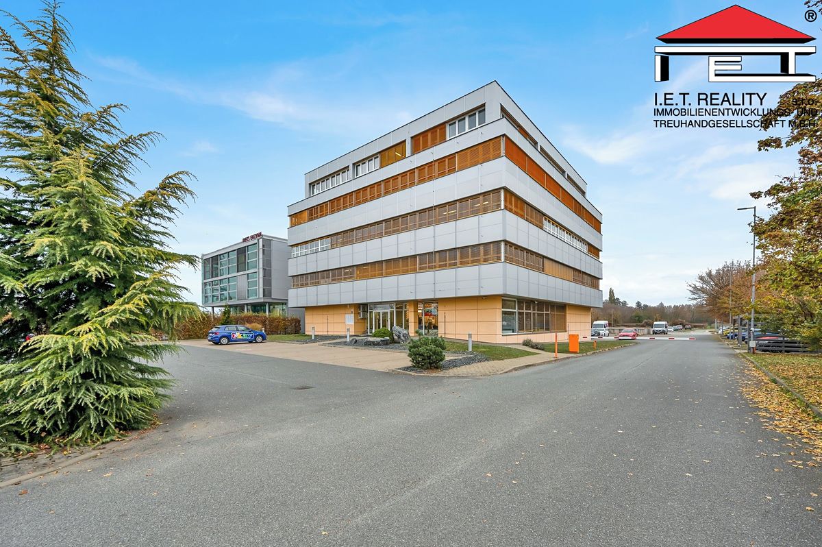 Pronájem kanceláře 2481 m² – fotografie 2