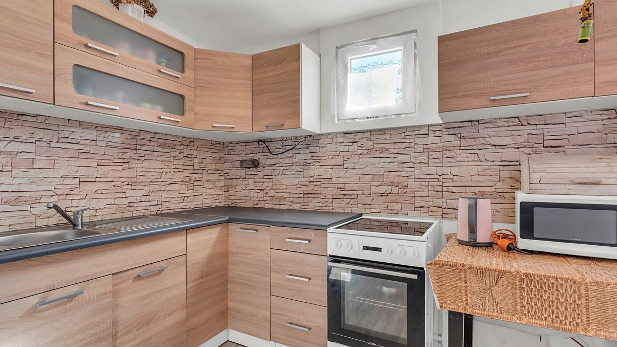 Prodej rodinného domu 167 m², pozemek 396 m² – fotografie 2