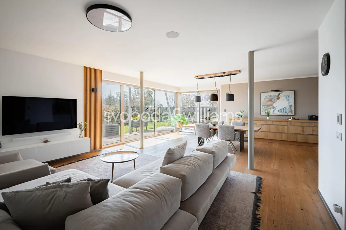 Prodej rodinného domu 304 m², pozemek 967 m²