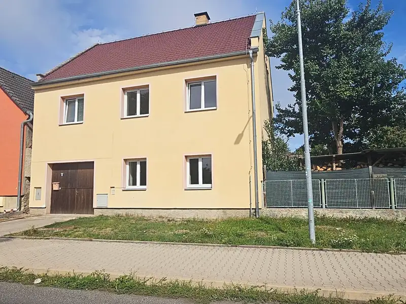 Prodej rodinného domu 338 m², pozemek 708 m², Podbořany – náhled fotky 1