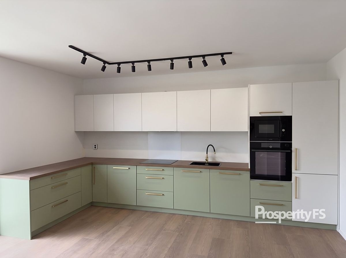 Prodej rodinného domu 97 m², pozemek 370 m² – fotografie 2