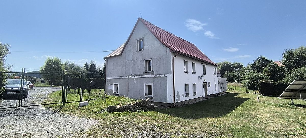 Pronájem vícegeneračního domu 284 m², pozemek 919 m² – fotografie 3