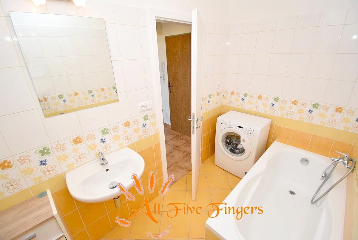 Pronájem bytu 1+kk 32 m² – fotografie 3