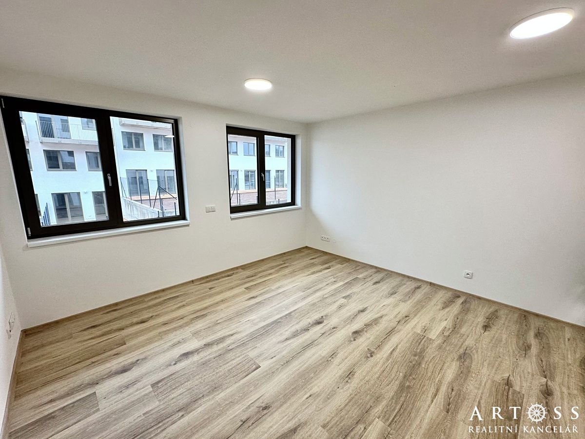Pronájem bytu 1+kk 29 m² – fotografie 5