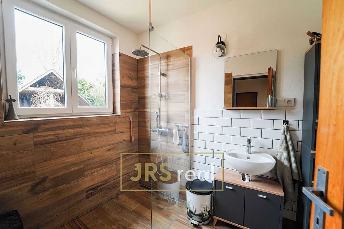 Prodej rodinného domu 295 m², pozemek 1358 m² – fotografie 4