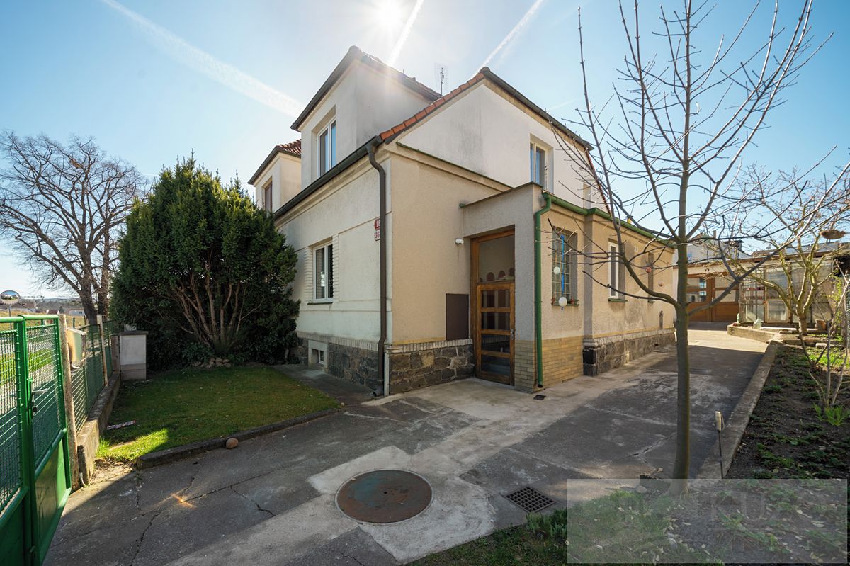 Prodej rodinného domu 177 m², pozemek 295 m² – fotografie 2