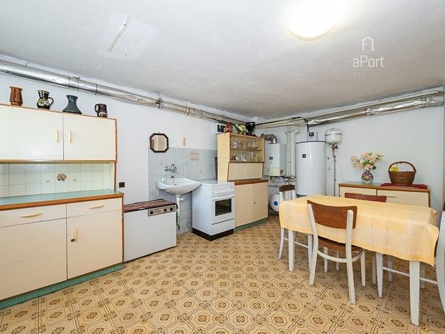 Prodej rodinného domu 238 m², pozemek 203 m² – fotografie 5
