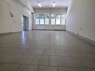 Pronájem komerčního prostoru, 60 m² (2 z 11)
