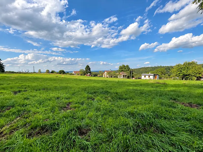 Prodej stavebního pozemku 870 m², Morašice – náhled fotky 3