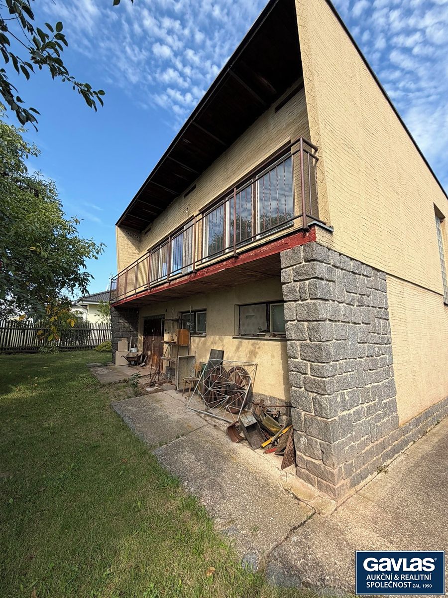 Prodej rodinného domu 179 m², pozemek 805 m² – fotografie 2