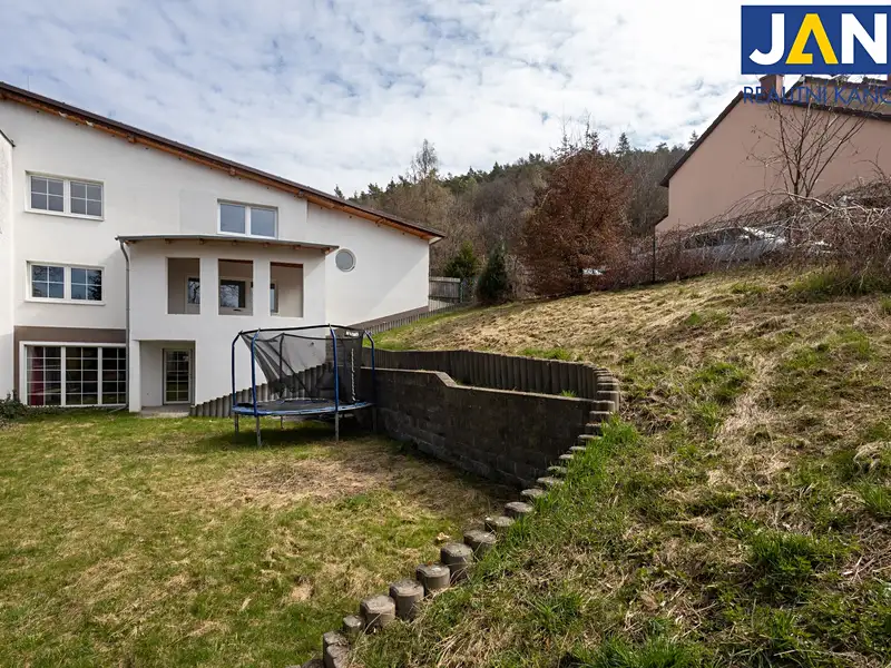 Prodej rodinného domu 285 m², pozemek 165 m², Krnov – náhled fotky 2