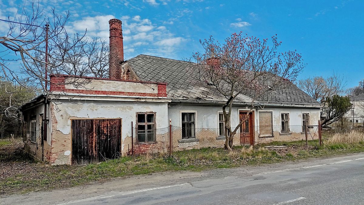Prodej rodinného domu 250 m², pozemek 1042 m² – fotografie 2