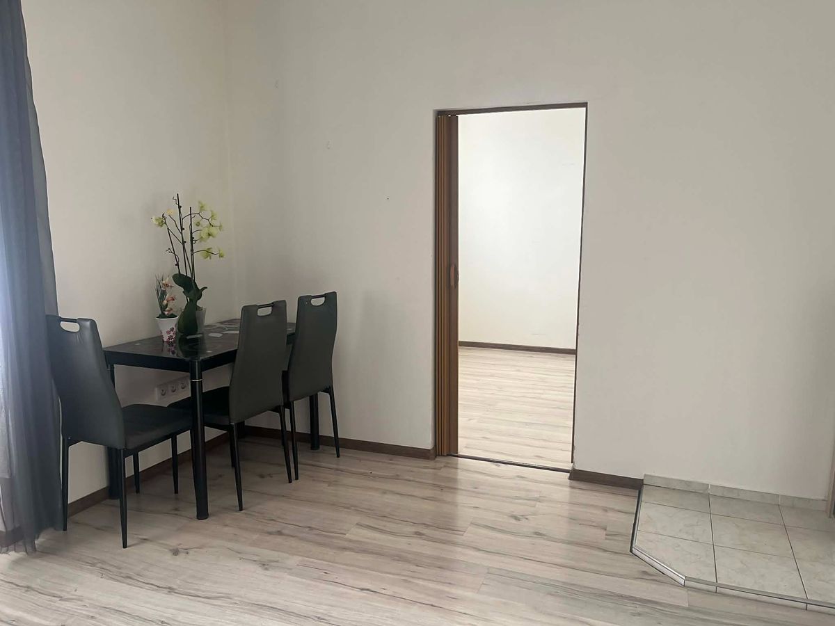 Pronájem bytu 2+kk 50 m² – fotografie 3