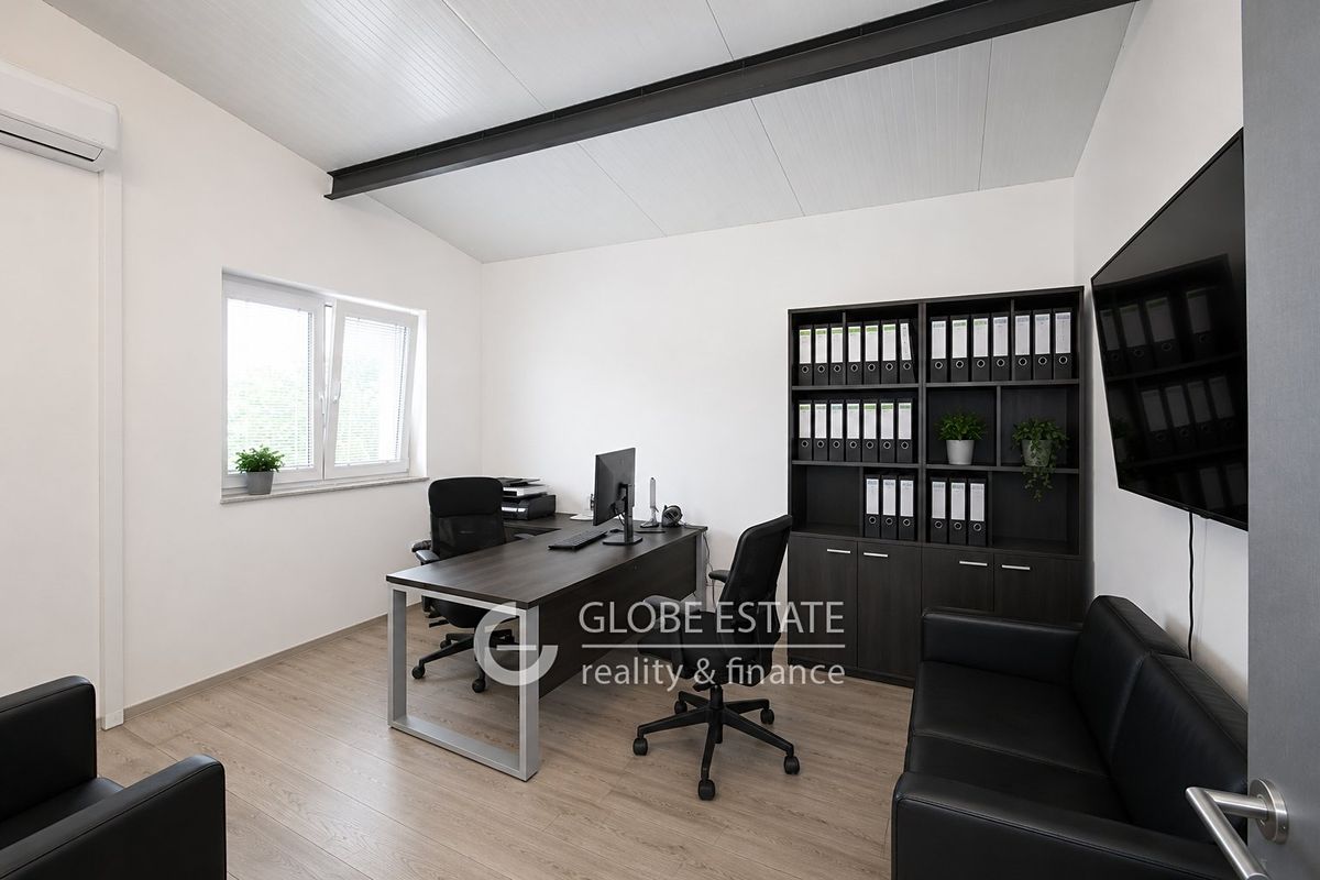 Pronájem výrobní haly, prostoru 1000 m² – fotografie 4