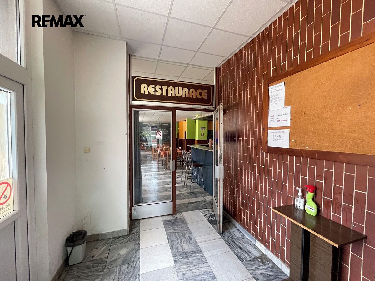 Pronájem obchodního prostoru 427 m² – fotografie 3