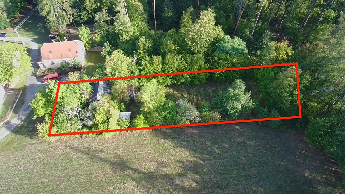 Prodej stavebního pozemku 996 m² – fotografie 2