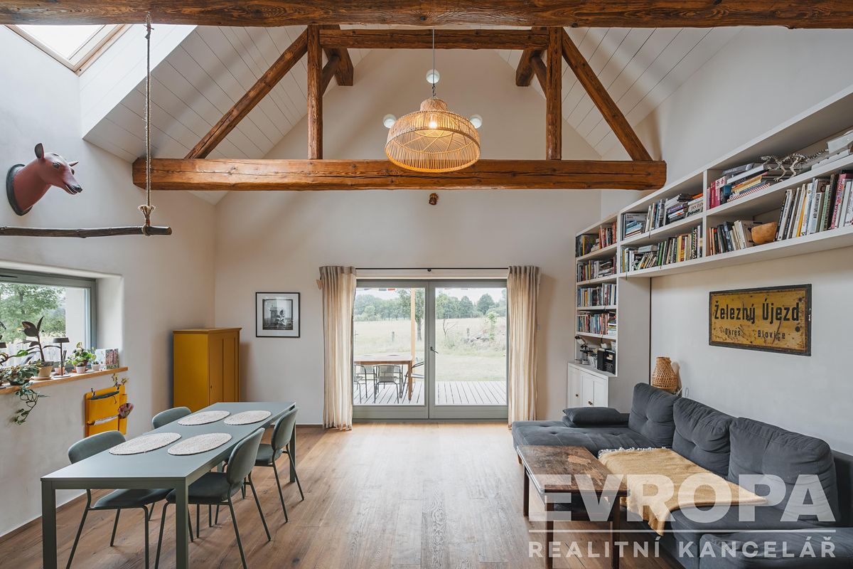 Prodej rodinného domu 180 m², pozemek 5028 m²