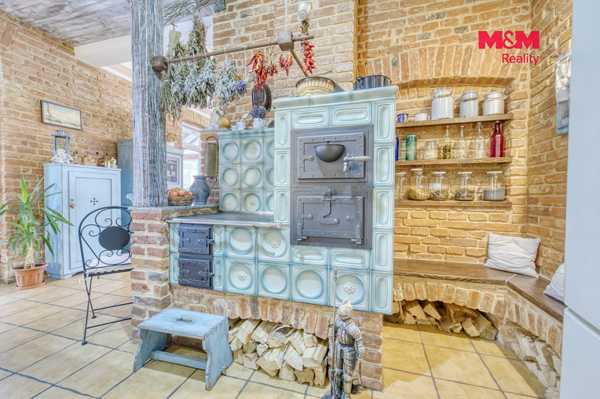Prodej rodinného domu 433 m², pozemek 3735 m² – fotografie 2