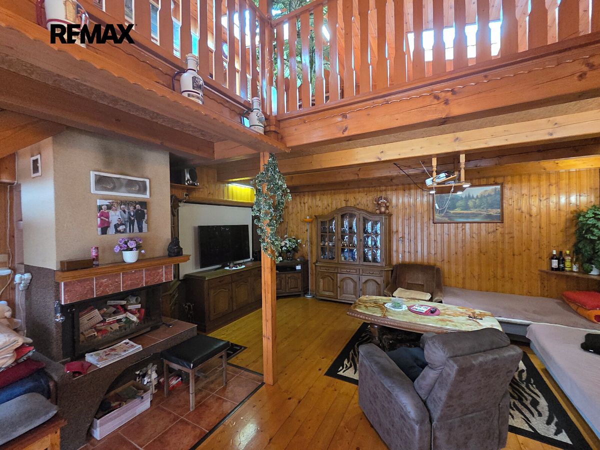 Prodej rodinného domu 200 m², pozemek 233 m² – fotografie 3