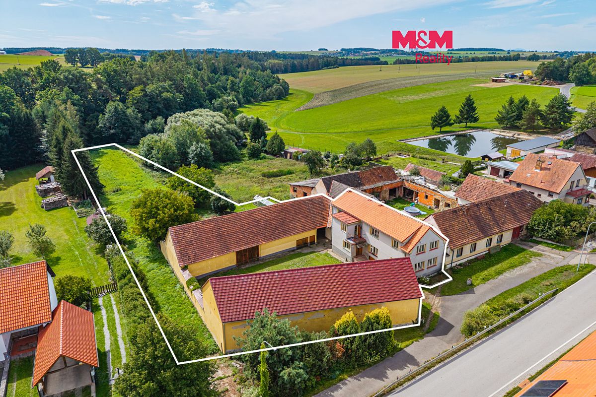 Prodej rodinného domu 236 m², pozemek 3986 m²