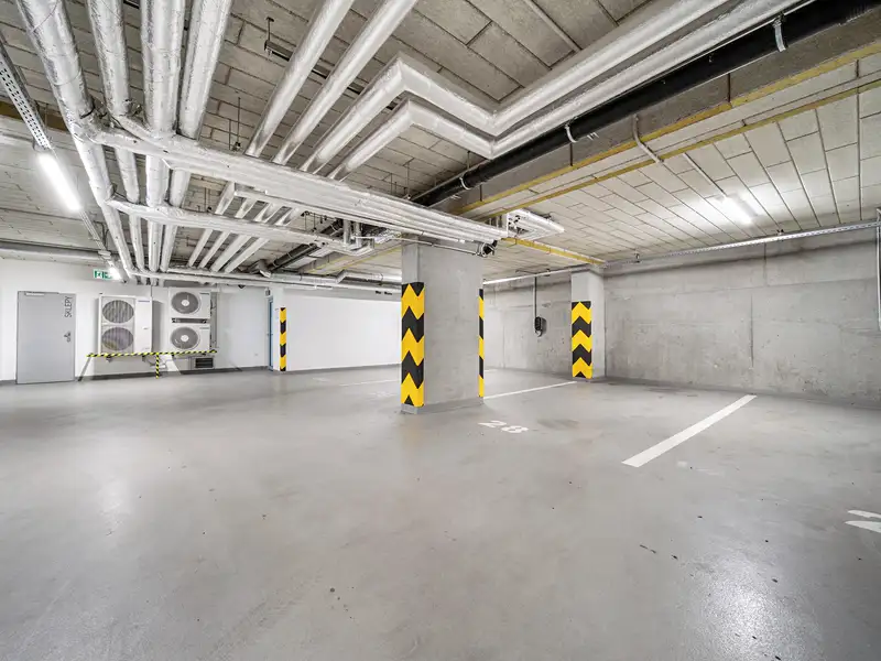 Pronájem garážového stání 14 m², Brno – náhled fotky 2