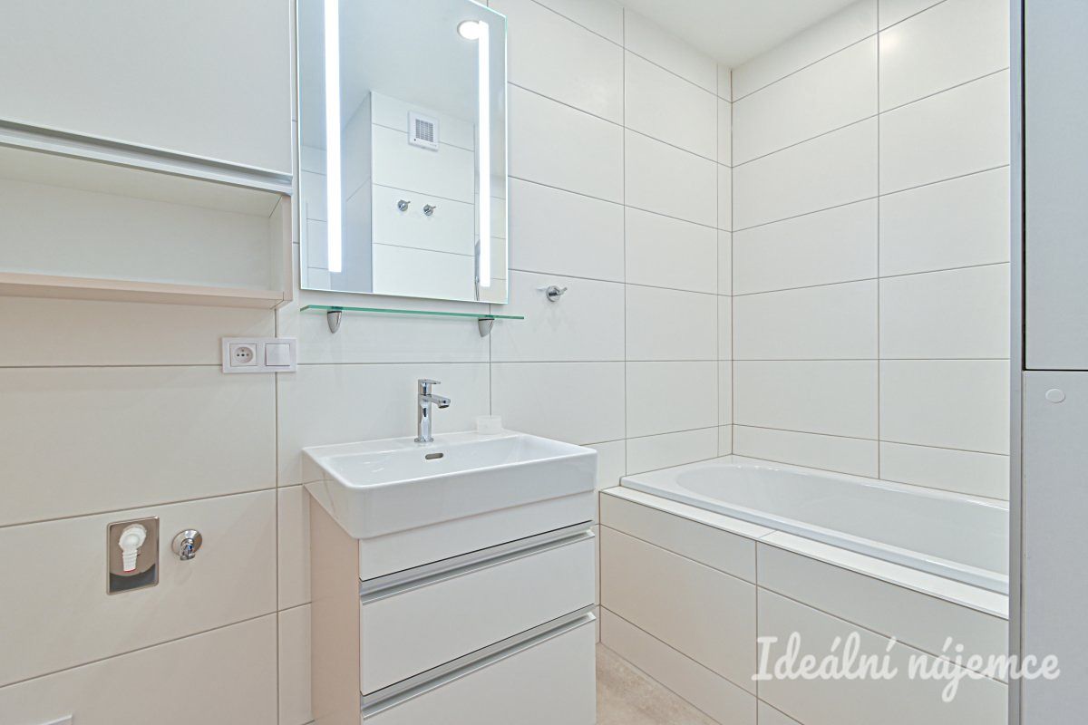 Pronájem bytu 3+1 74 m² – fotografie 2