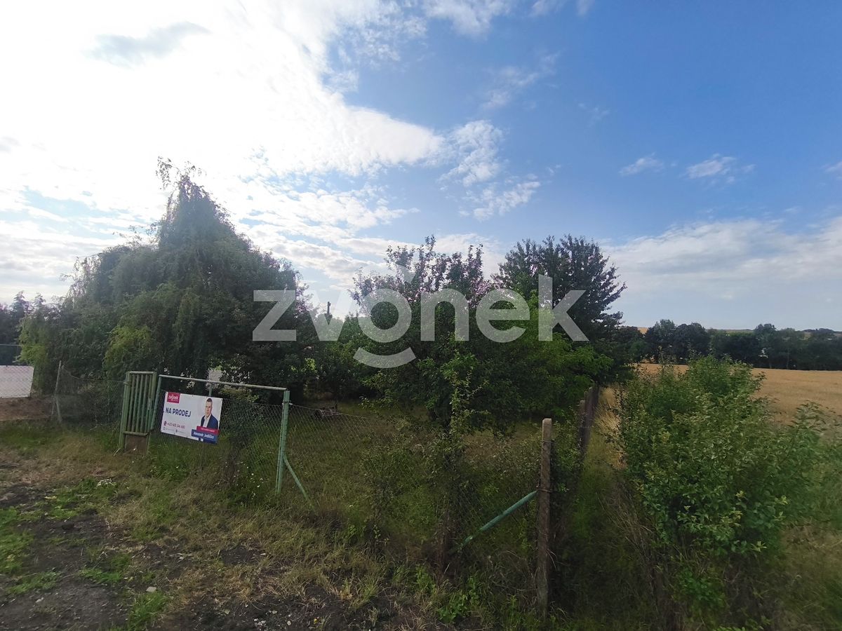 Prodej komerčního pozemku 806 m² – fotografie 2