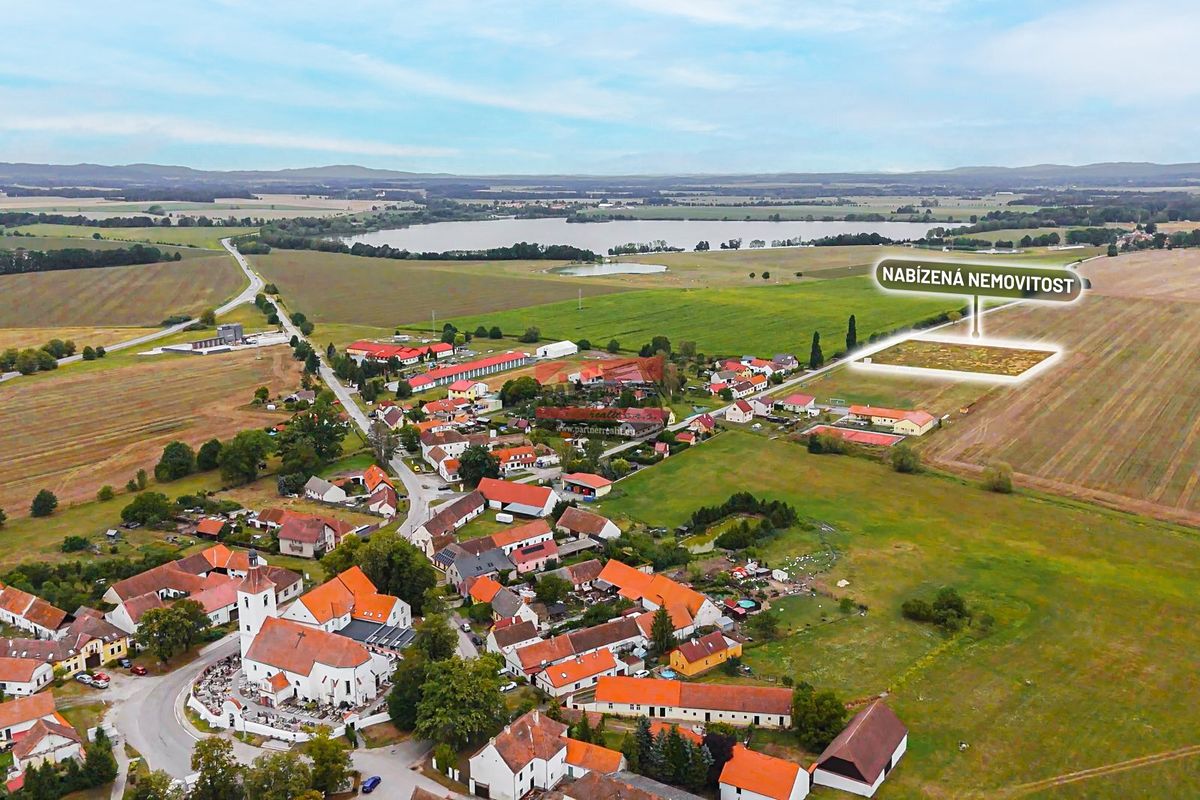 Prodej komerčního pozemku 8217 m²