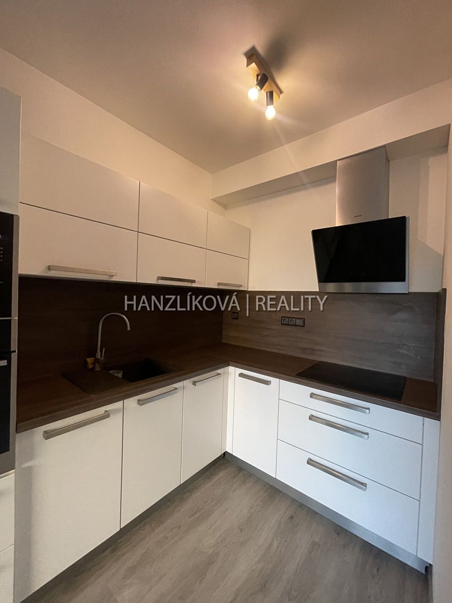 Pronájem bytu 2+kk 57 m² – fotografie 2