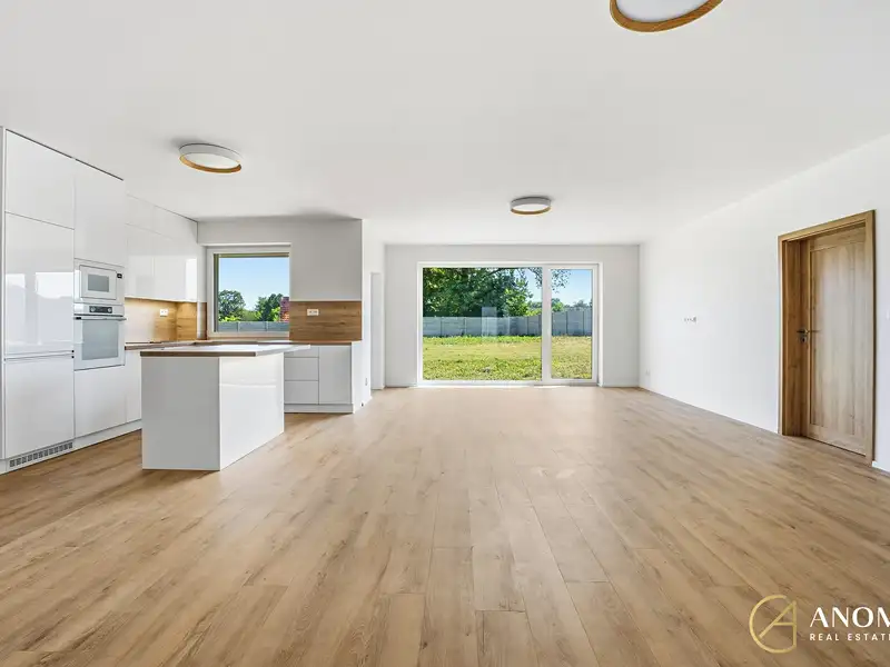 Prodej rodinného domu 189 m², pozemek 2124 m², Osek – náhled fotky 2