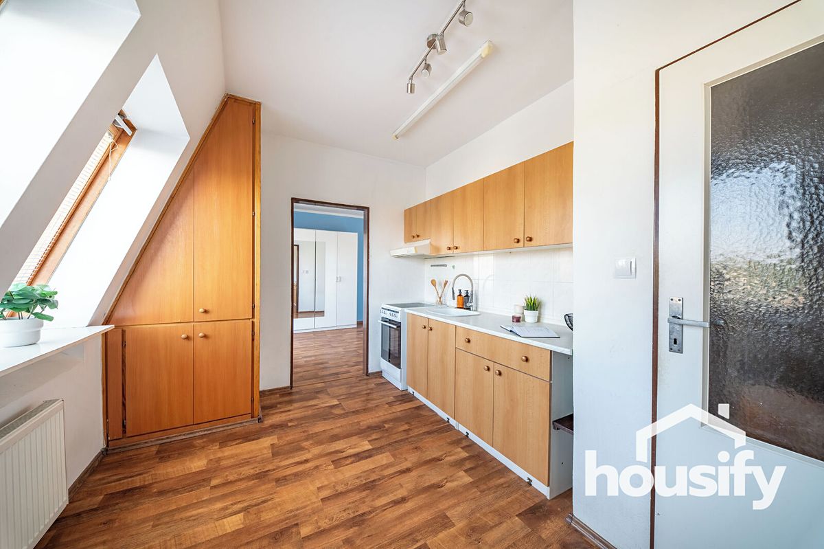 Pronájem bytu 2+kk 41 m² – fotografie 3