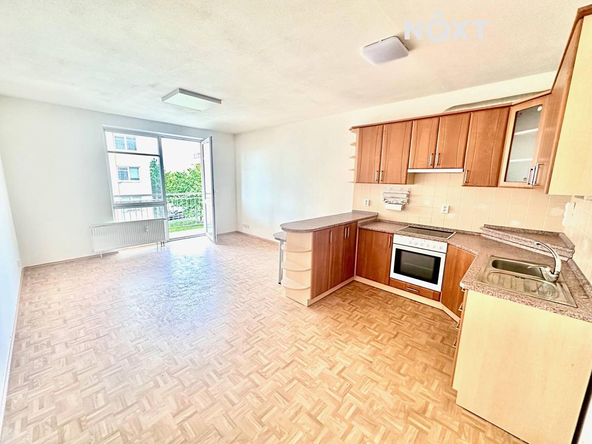 Pronájem bytu 1+kk 35 m² – fotografie 3
