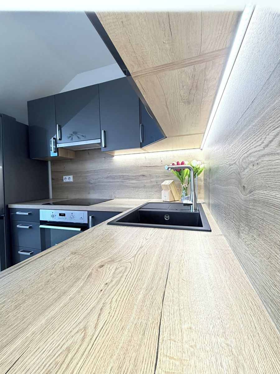 Pronájem bytu 2+kk 56 m² – fotografie 3