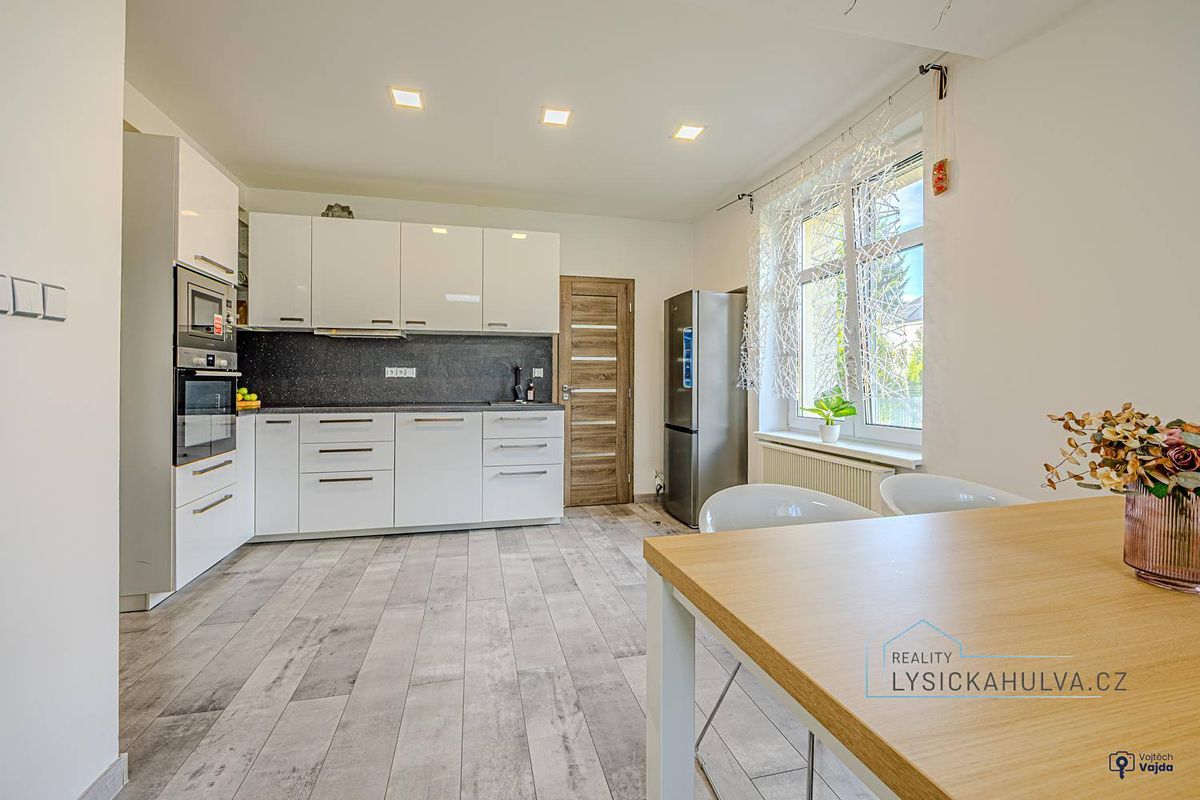 Prodej rodinného domu 170 m², pozemek 448 m² – fotografie 4