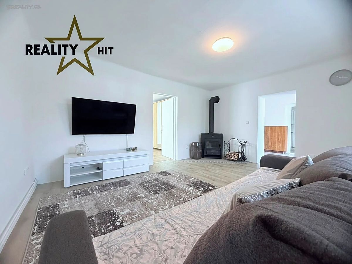 Prodej rodinného domu 279 m², pozemek 700 m²