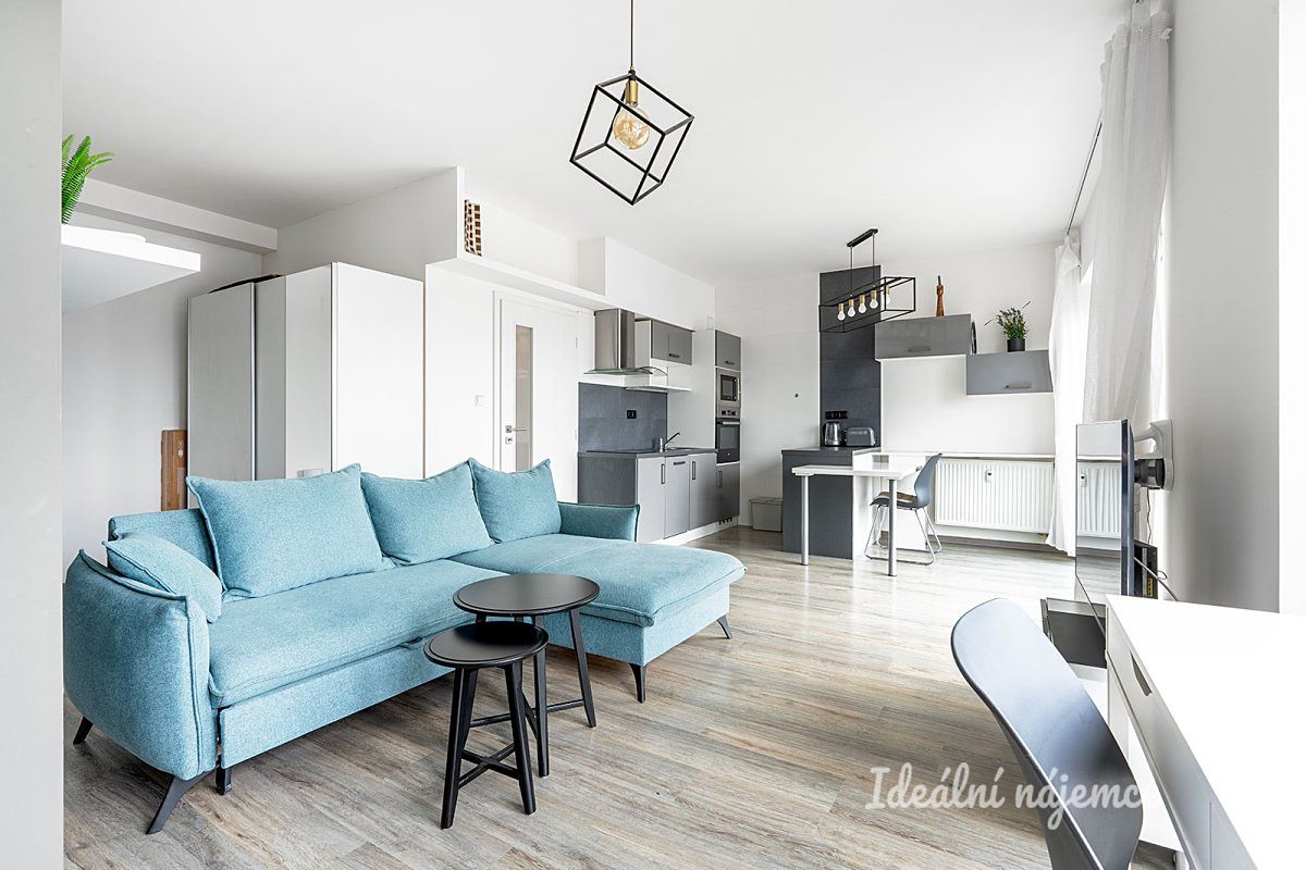 Pronájem bytu 1+kk 40 m² – fotografie 2