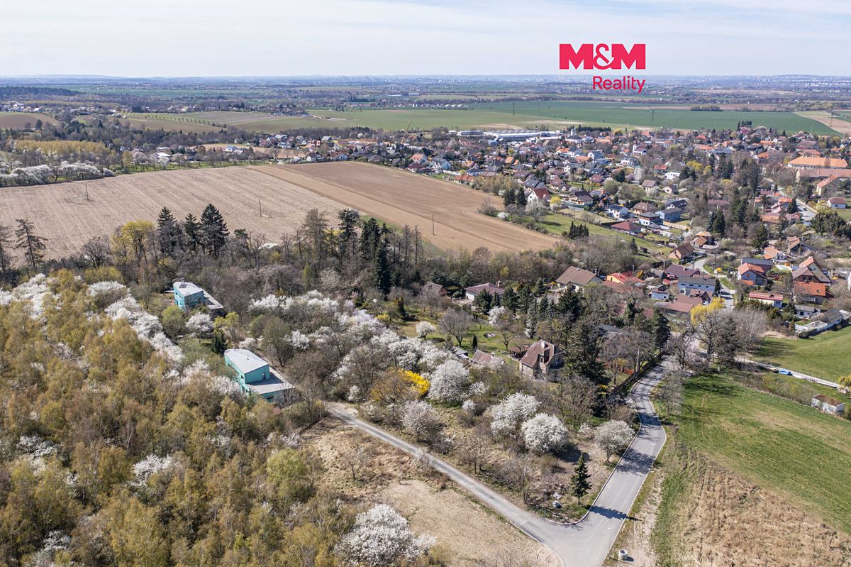 Prodej stavebního pozemku 3136 m², Škvorec – fotka 1 z 3