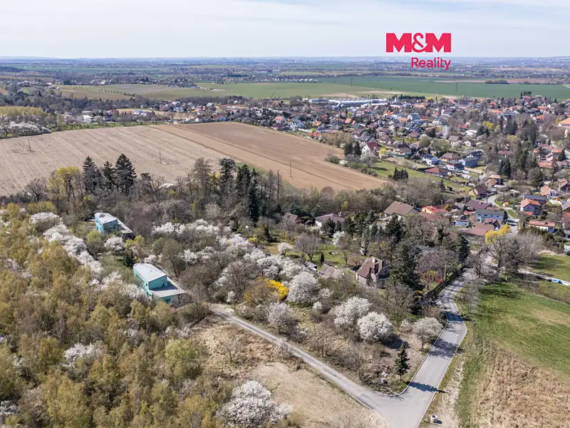 Prodej stavebního pozemku 3136 m², Škvorec – náhled fotky 1