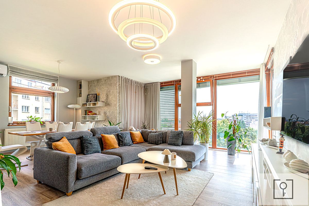 Prodej bytu 6 pokojů a více 178 m²