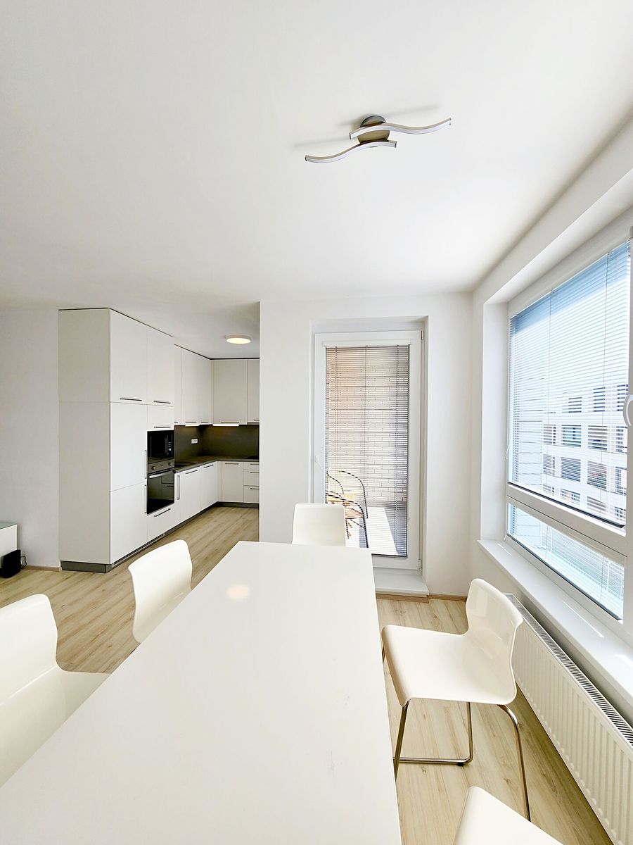Pronájem bytu 2+kk 59 m² – fotografie 2