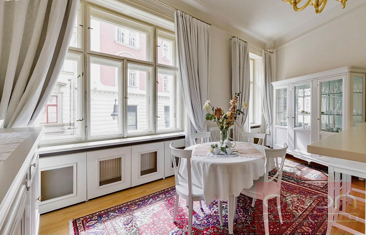 Pronájem bytu 4+kk 122 m²